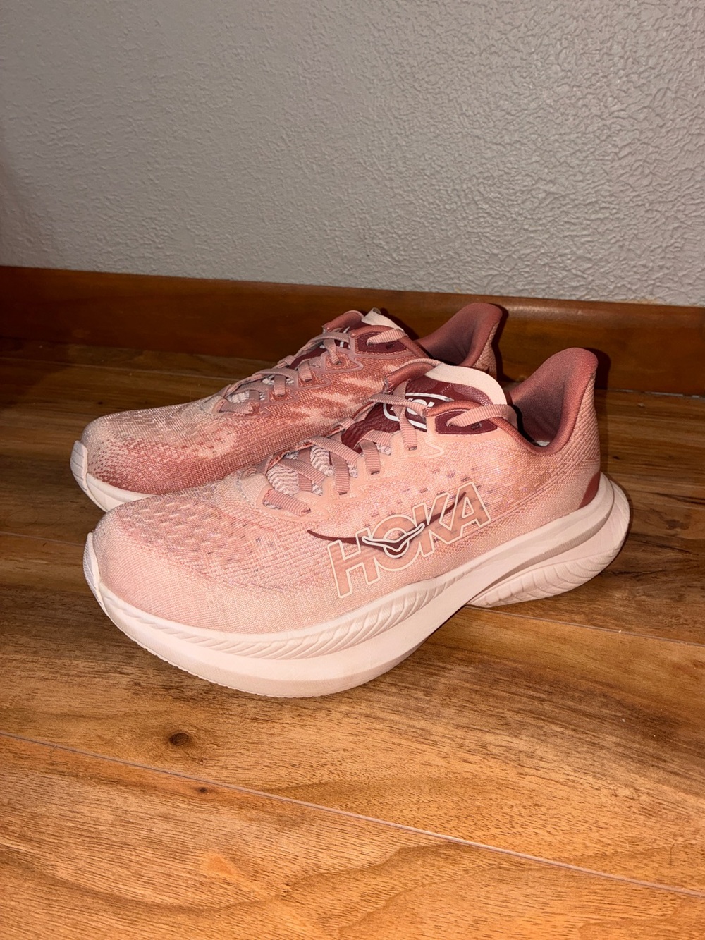 Hoka Mach 6 Women’s Running Athletic Shoe Sneakers, pink - size 7.5